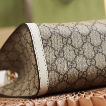 Padlock Gucci 498156