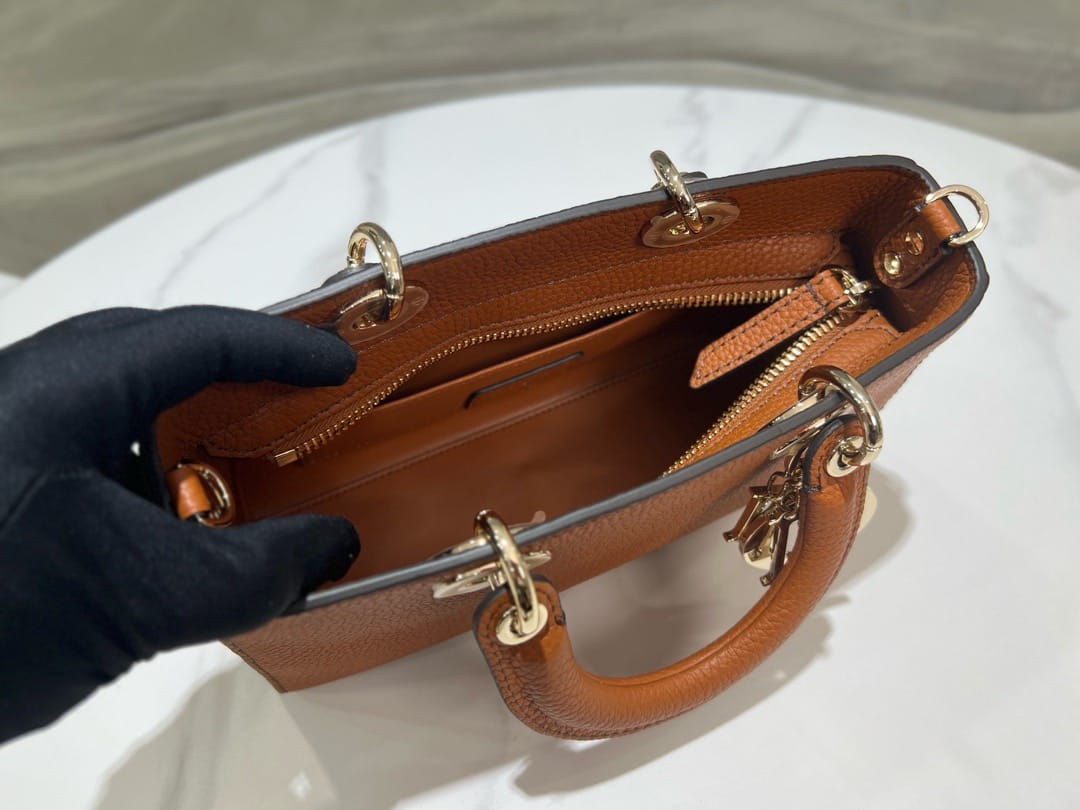 Lady D-Sire Dior 9221