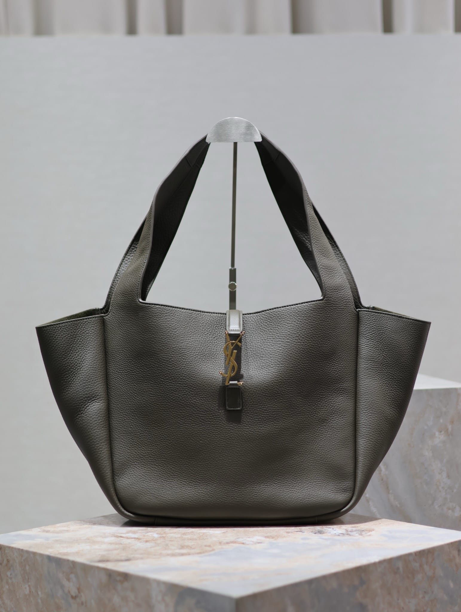 Bea Saint Laurent 763435.1