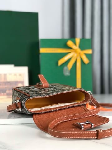 Grand Bleu PM Goyard 20128.8