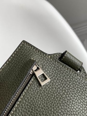 Vertical T Pocket Loewe 11039.1
