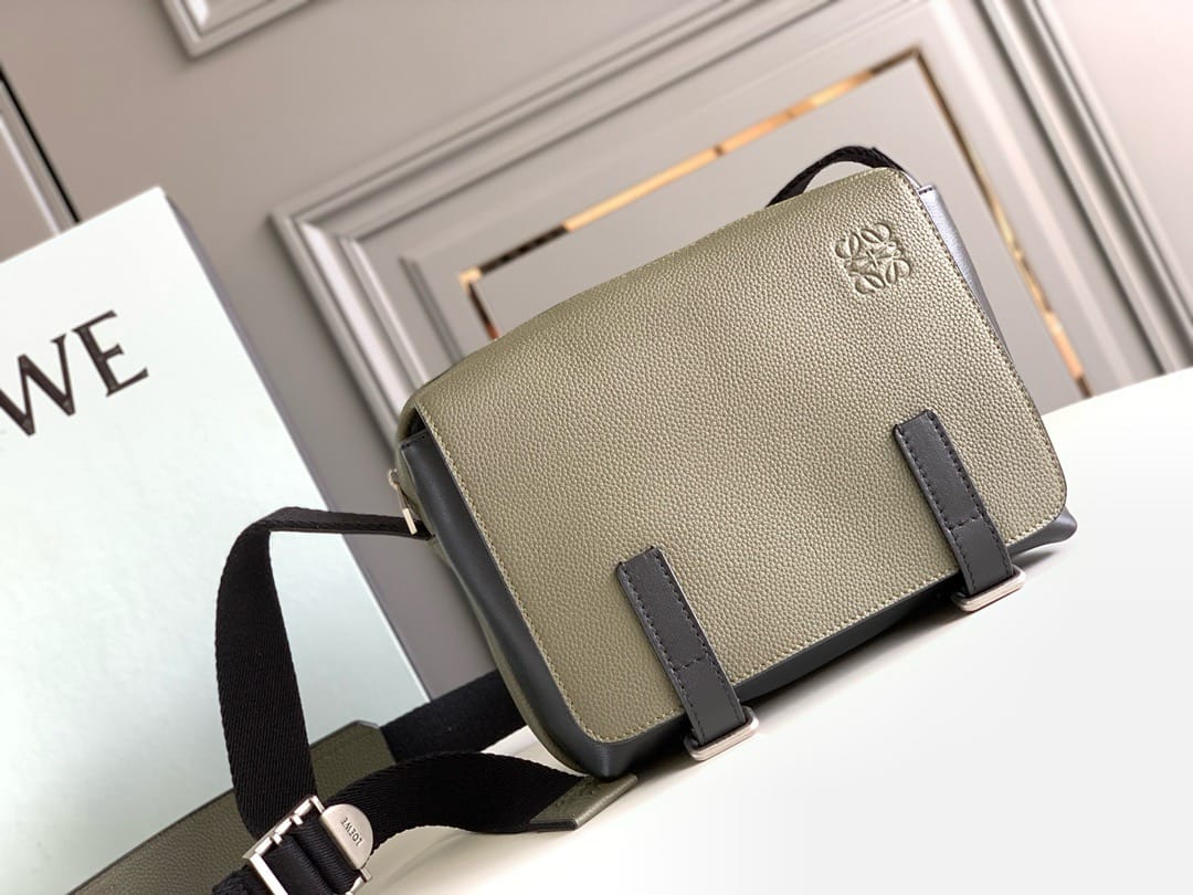 Military messenger Loewe 11357