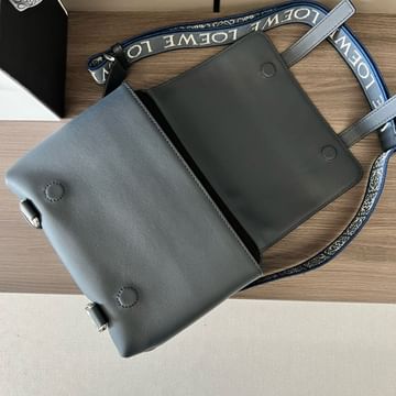 Military messenger Loewe 11357.1