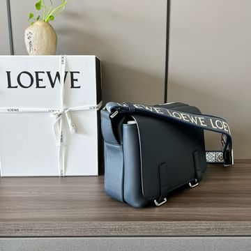 Military messenger Loewe 11357.1
