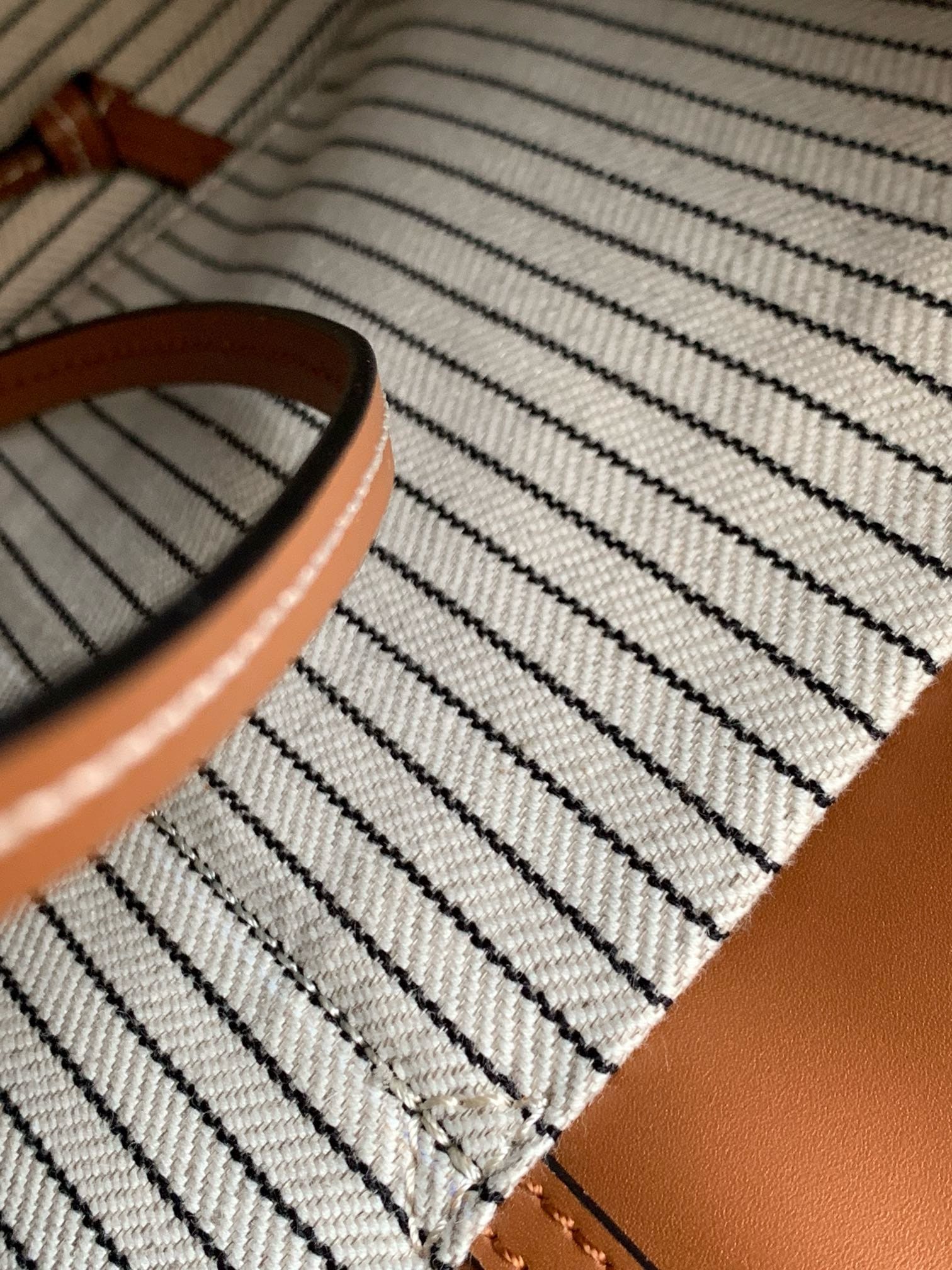 Cushion tote bag Loewe 61921