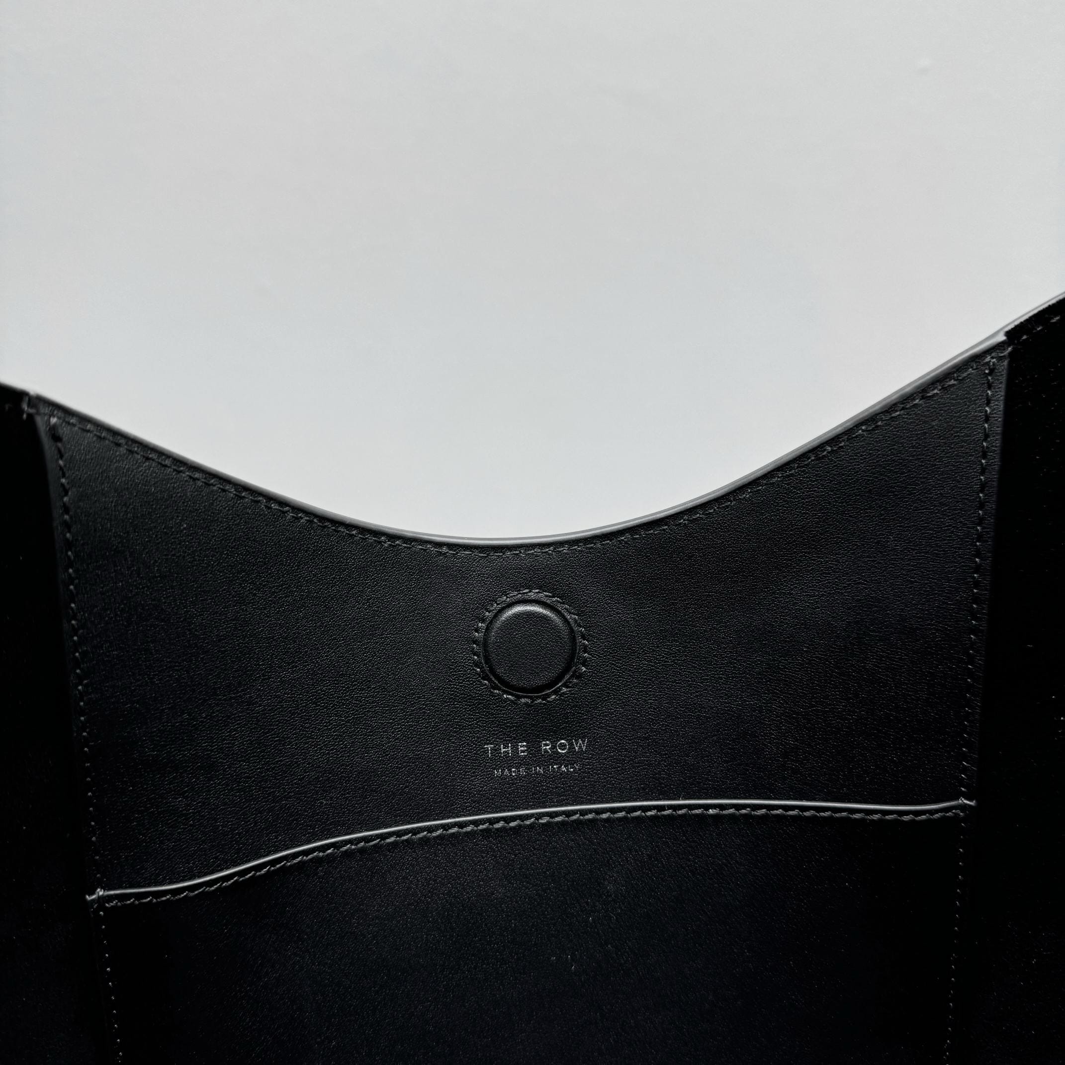 Symmetric Tote The Row E688138