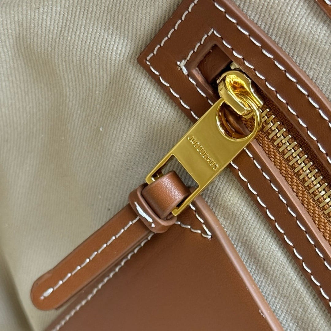 Le petit Tourni Jacquemus 2068