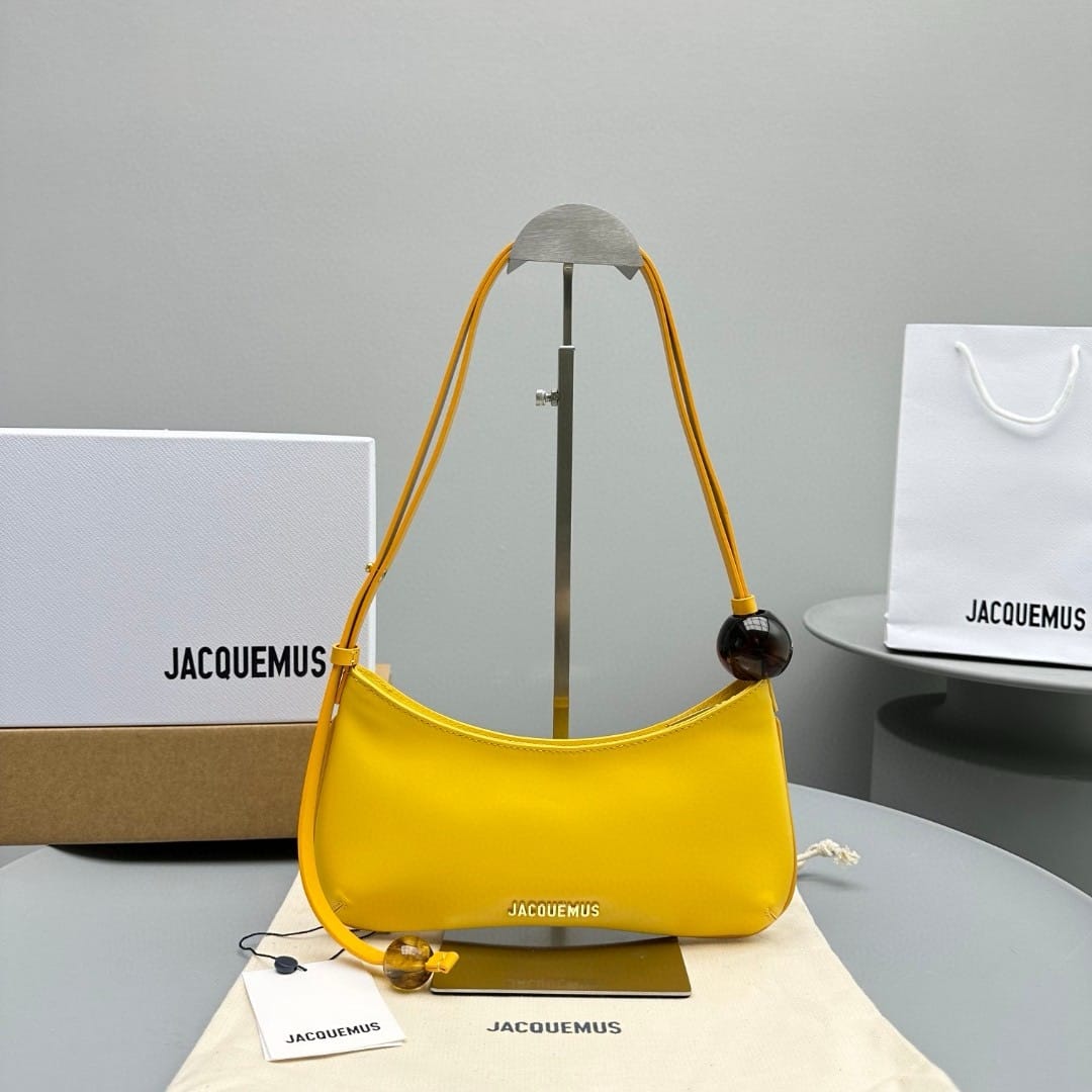 Le Bisou Perle Jacquemus 2095.1