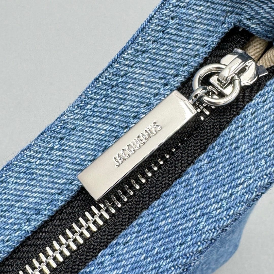 Le Bisou Perle Jacquemus 2095.3