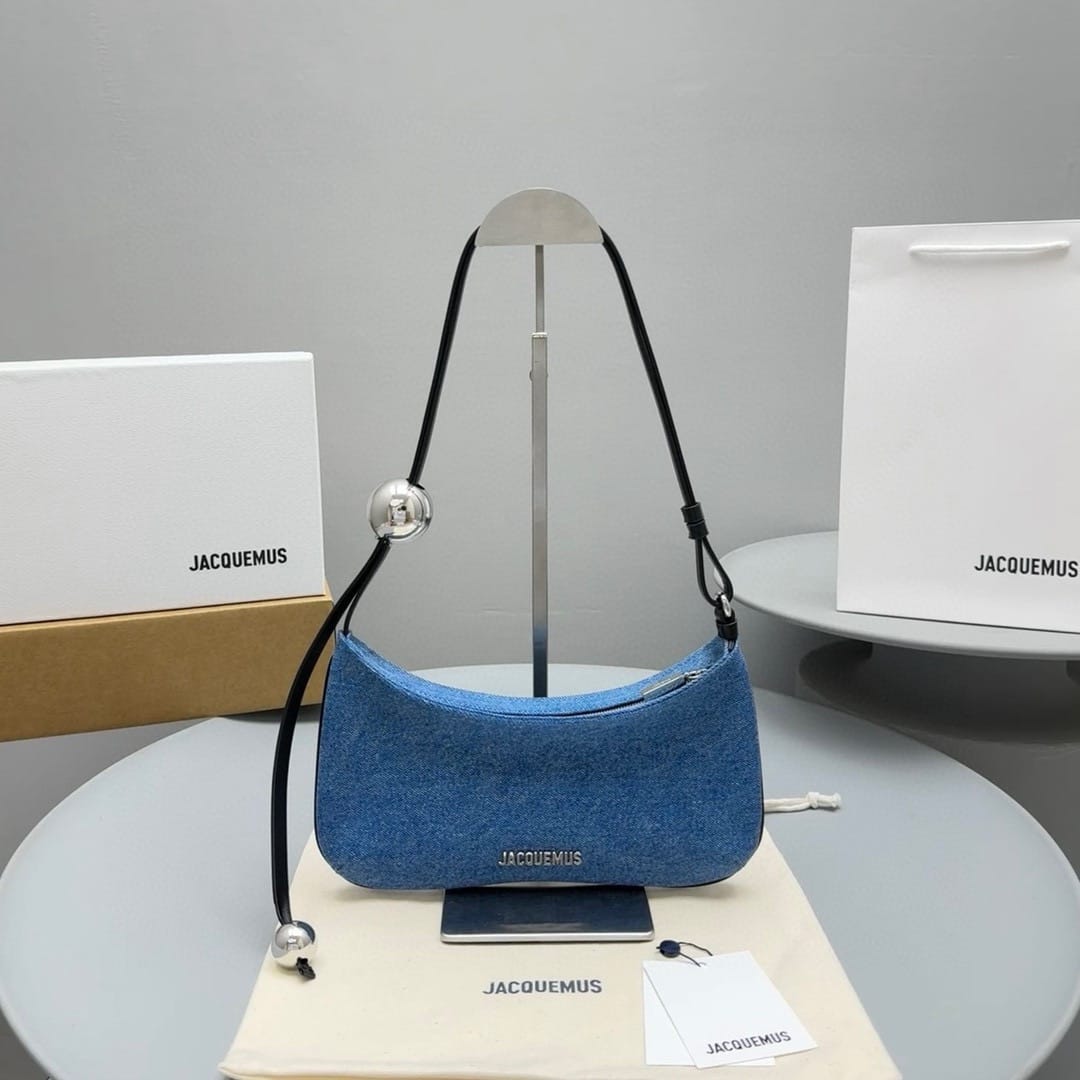 Le Bisou Perle Jacquemus 2095.3