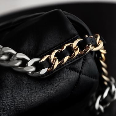 19 Silver 26cm Chanel 1160