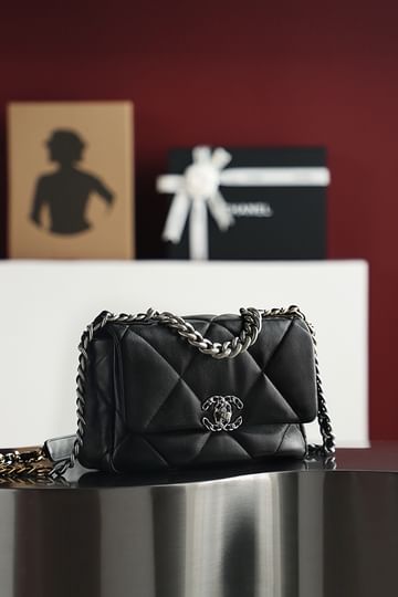 19 Silver 26cm Chanel 1160