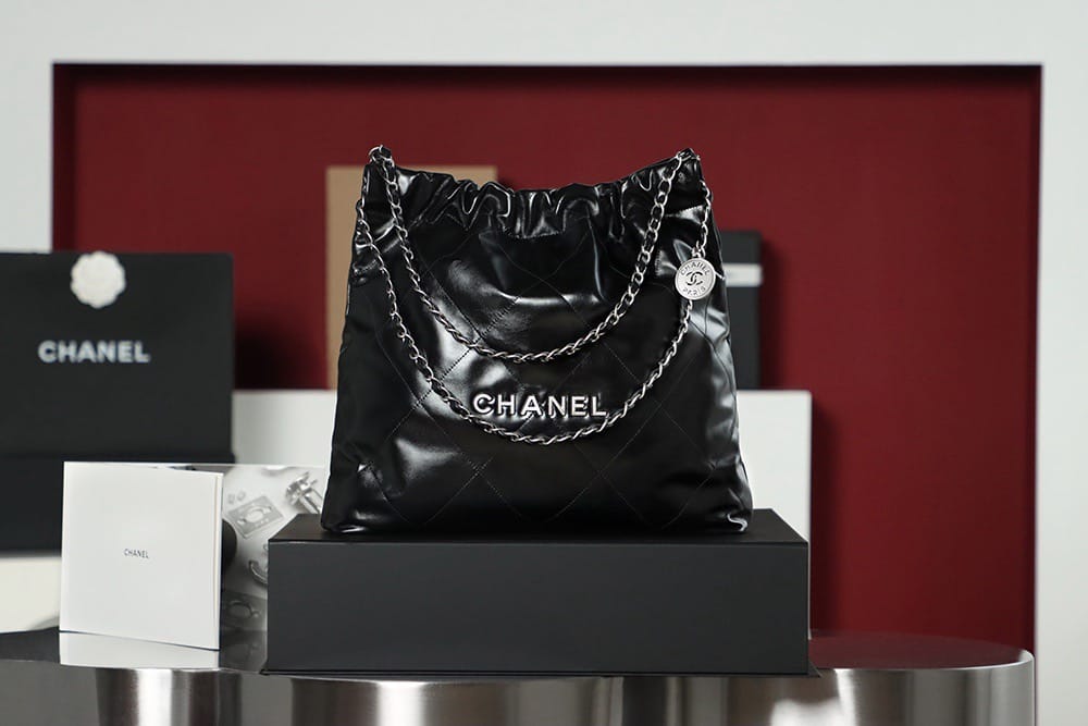 22 Bag Chanel Silver 38cm