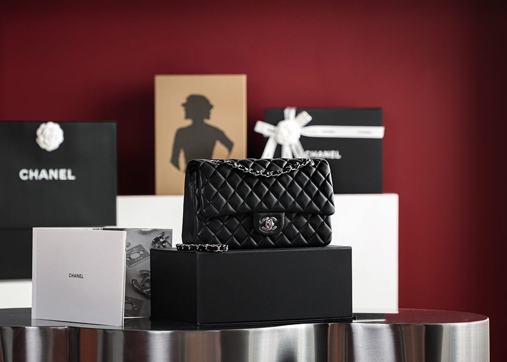 Classic Flap Silver 25cm Chanel 11112.2