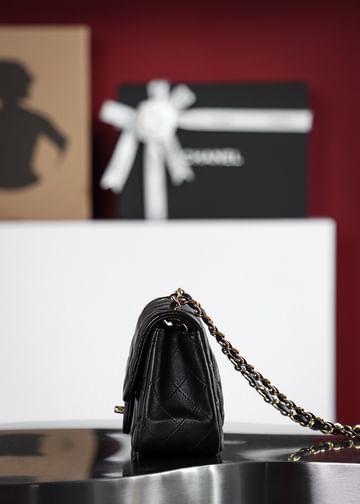 Classic Flap Gold 17cm Chanel 1115.3