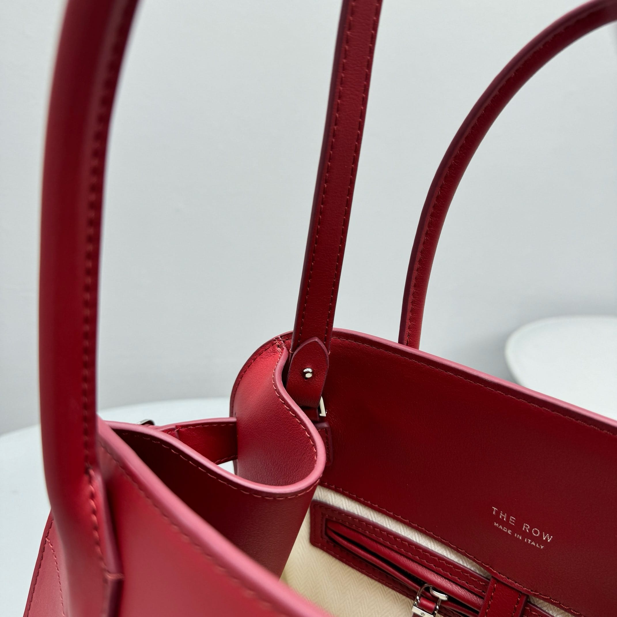 Margaux 12 The Row 1833