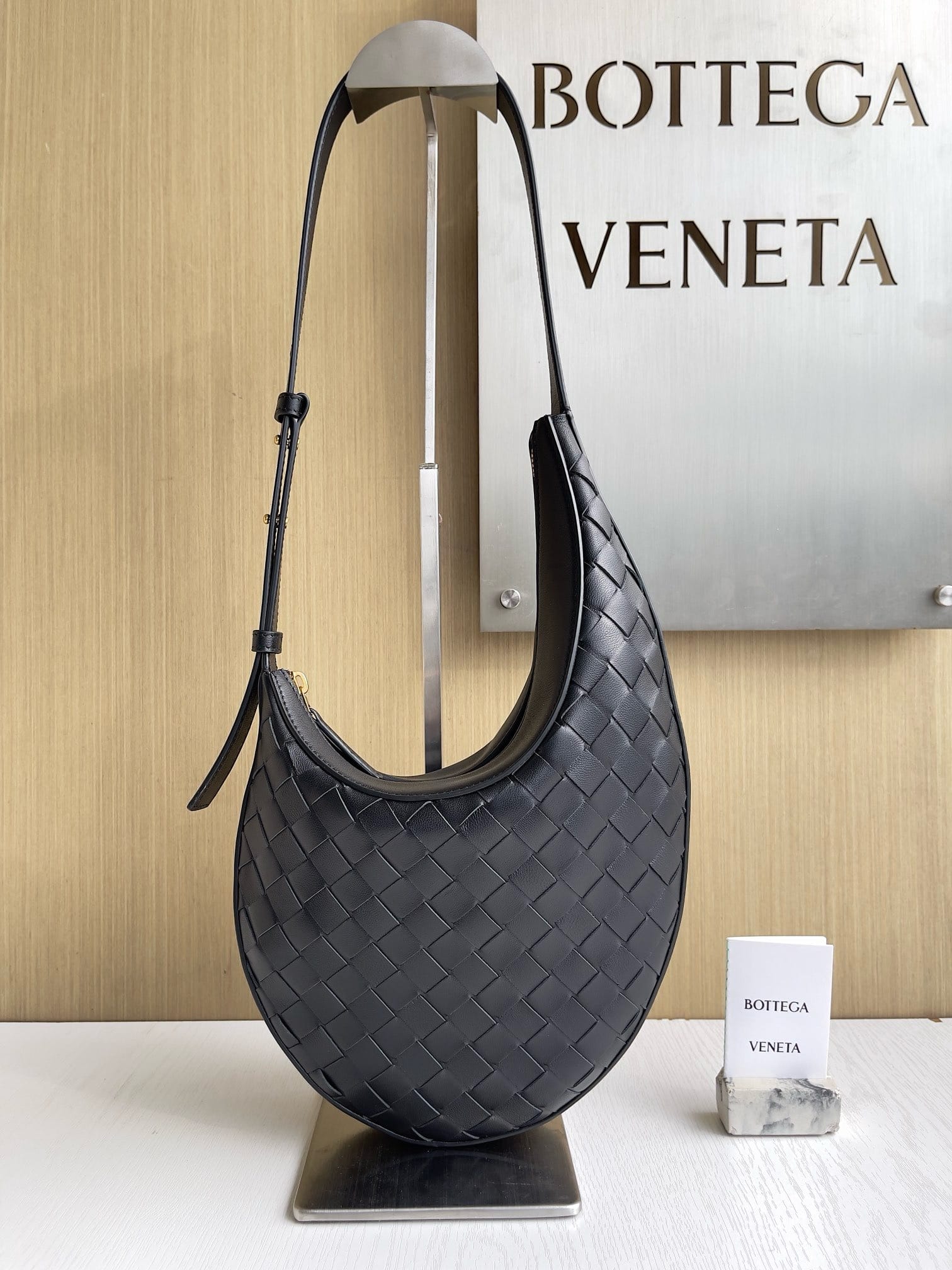 Drop Bottega Veneta 755074