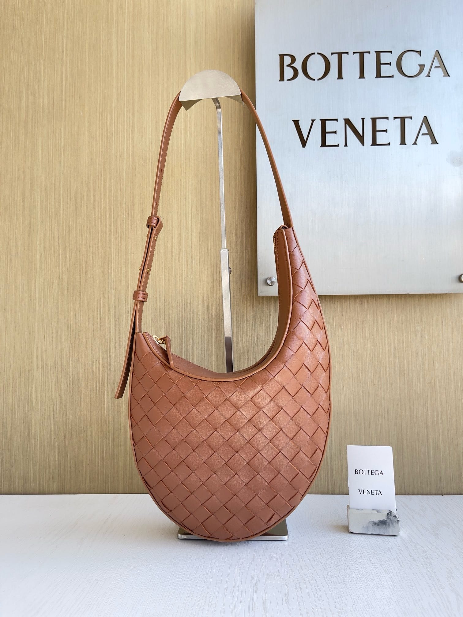 Drop Bottega Veneta 755074.1