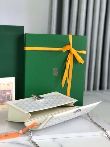 Duchesse Marie-Caroline Goyard 20241.1