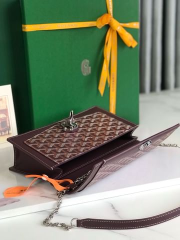 Duchesse Marie-Caroline Goyard 20241.3