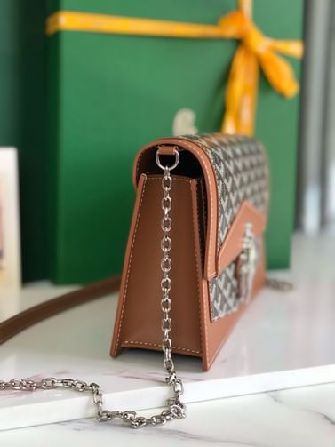 Duchesse Marie-Caroline Goyard 20241.9