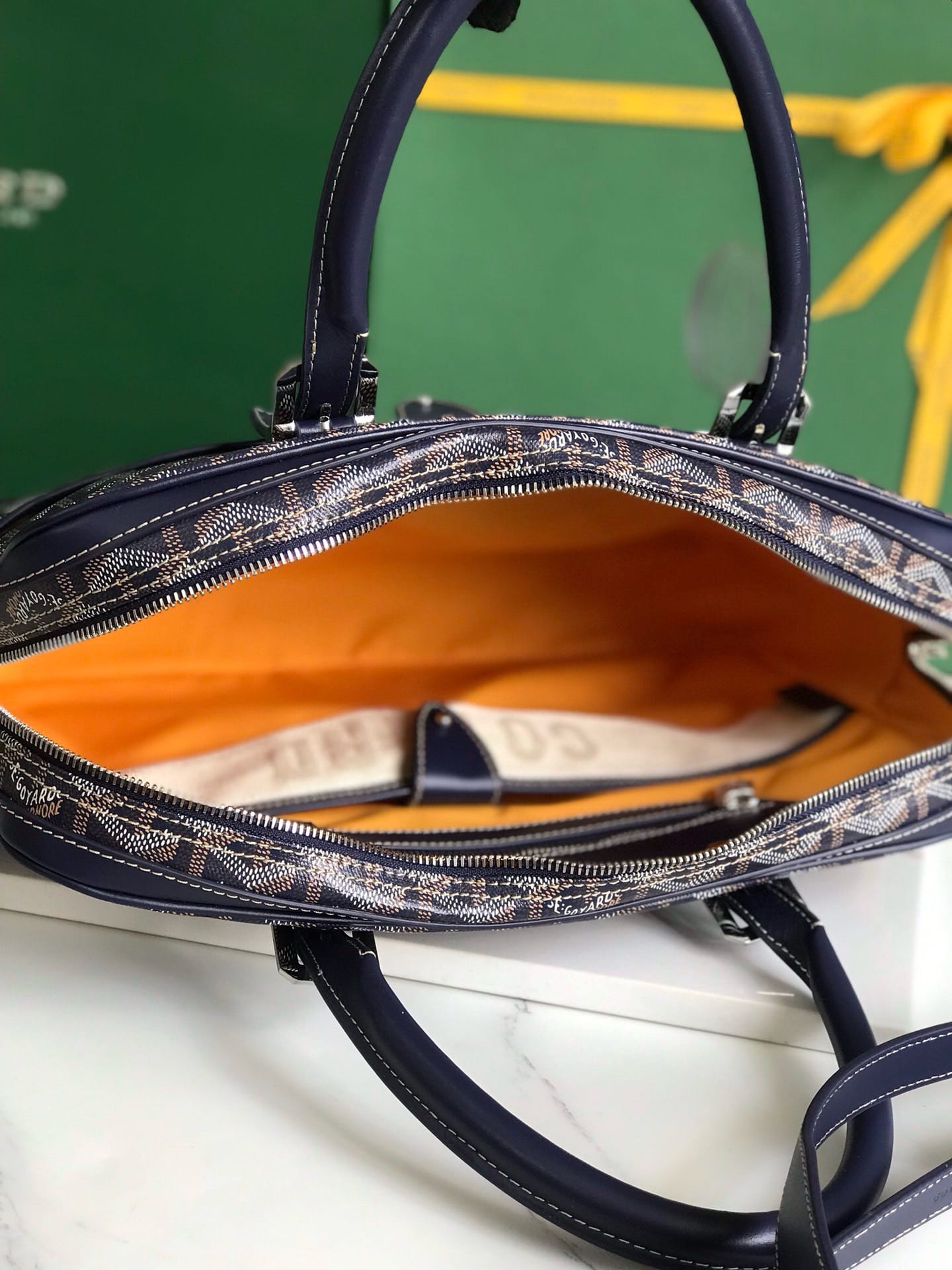 Ambassad message bag Goyard 20288.1