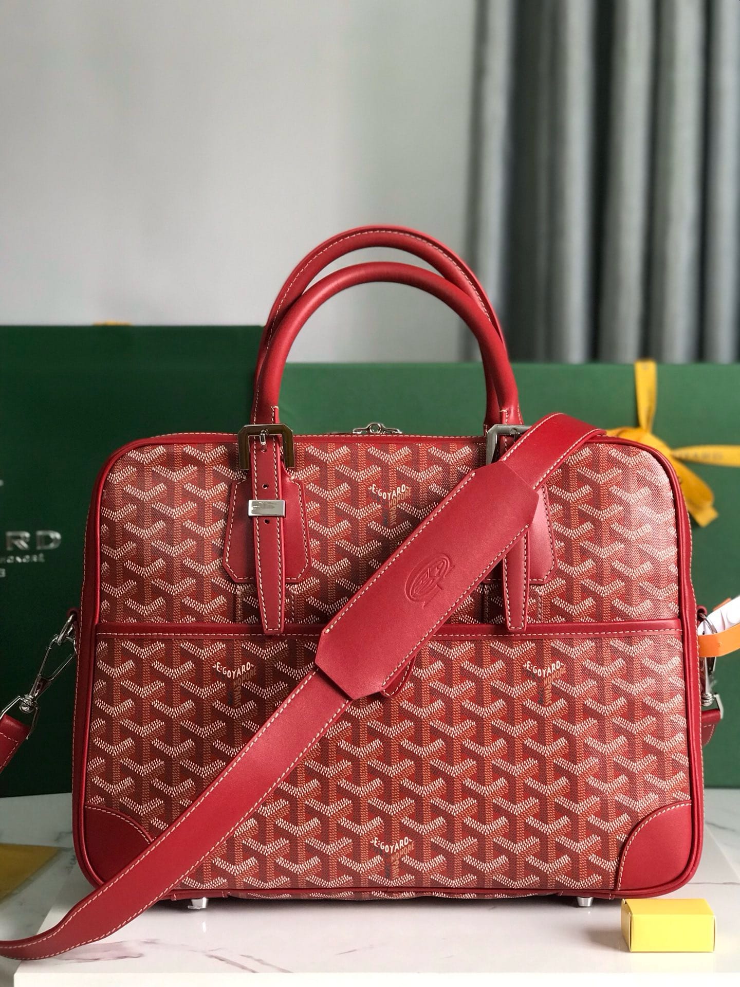 Ambassad message bag Goyard 20288.5