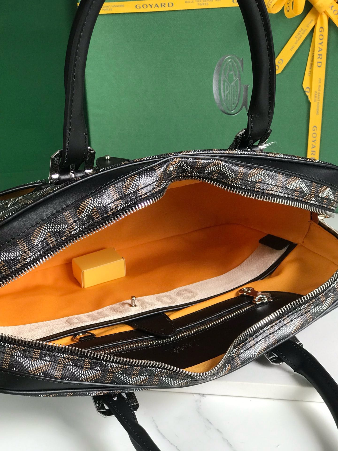 Ambassad message bag Goyard 20288.8