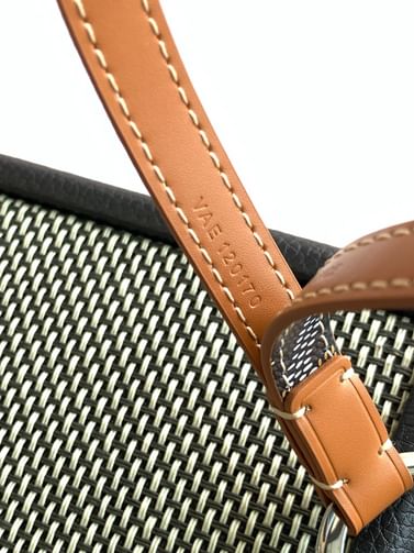 Sesame Goyard 8515.1