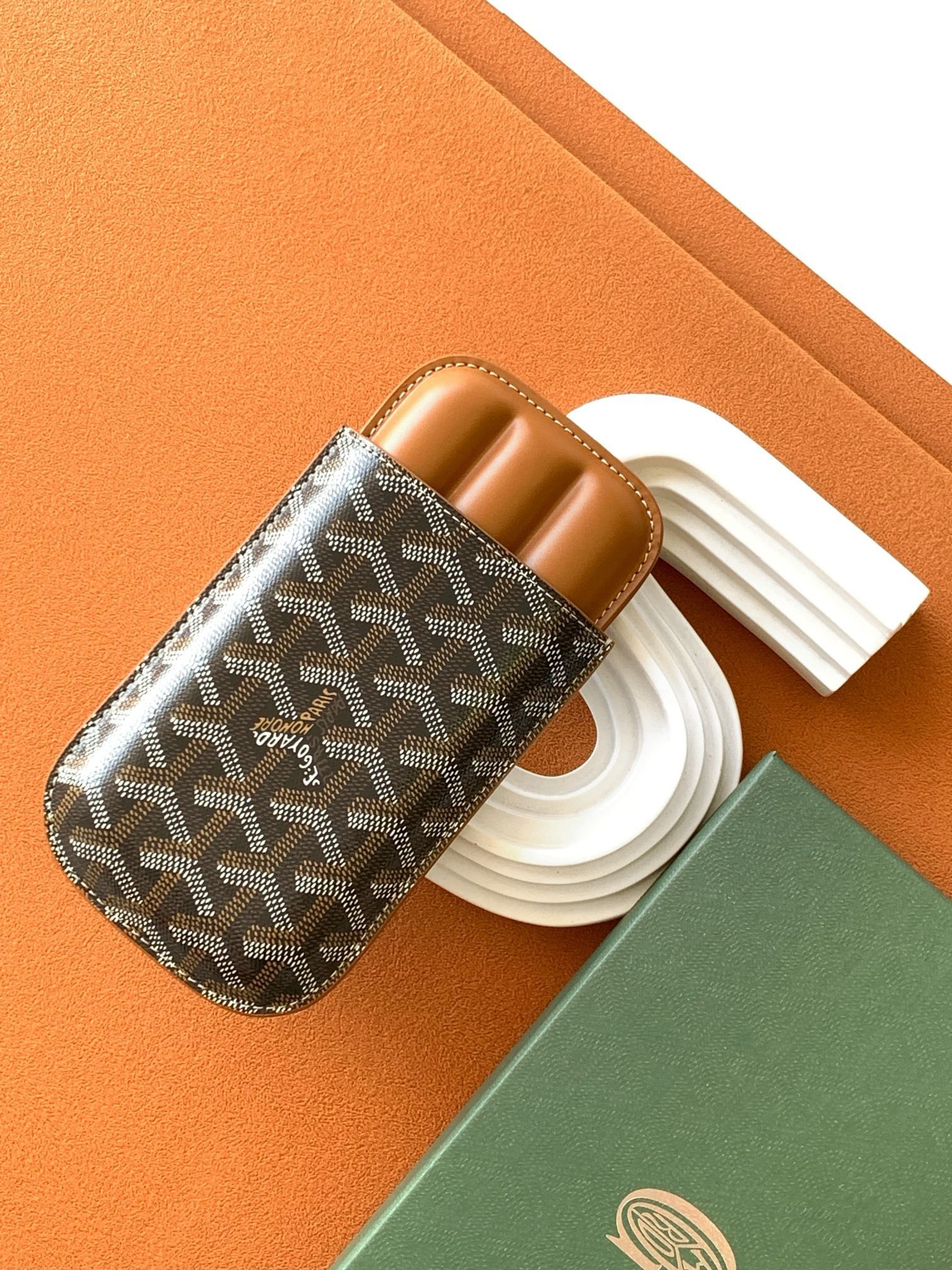 Churchill Goyard 8513.1