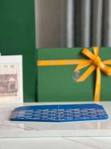 Insert Louise Goyard 3