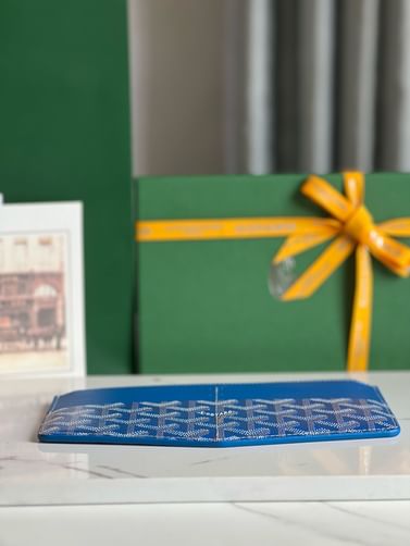 Insert Louise Goyard 3