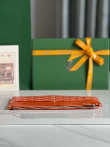 Insert Louise Goyard 4