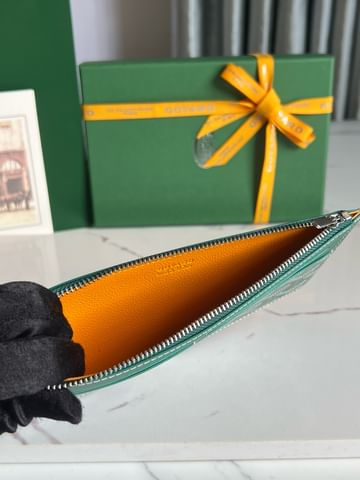 Insert Louise Goyard 5