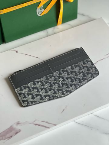 Insert Louise Goyard 6