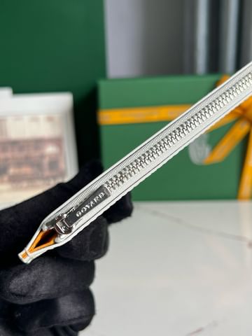 Insert Louise Goyard 7