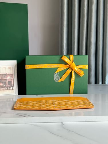 Insert Louise Goyard 10