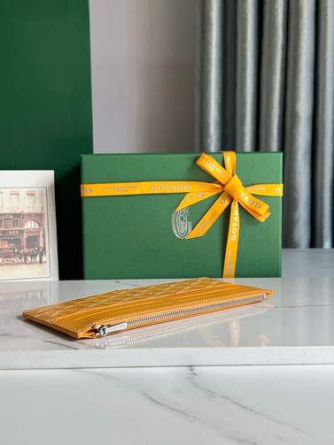 Insert Louise Goyard 10