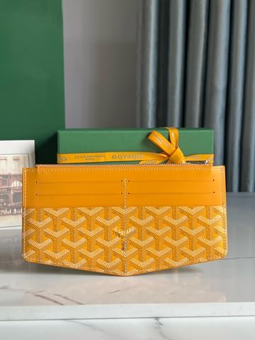 Insert Louise Goyard 10