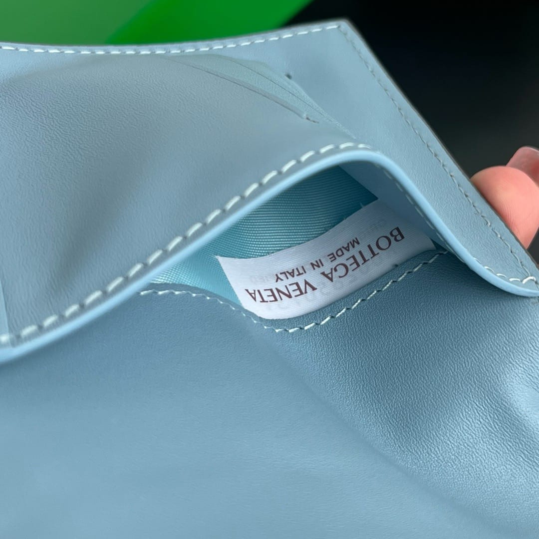 Cassette Bottega Veneta 777046