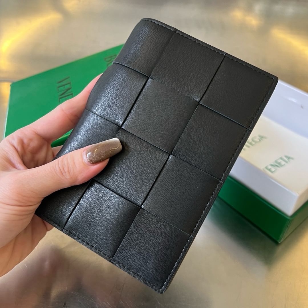 Cassette Bottega Veneta 777046.3