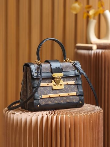 Trianon Louis Vuitton M45908