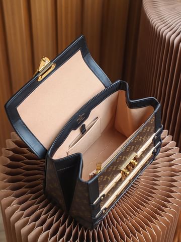 Trianon Louis Vuitton M45908