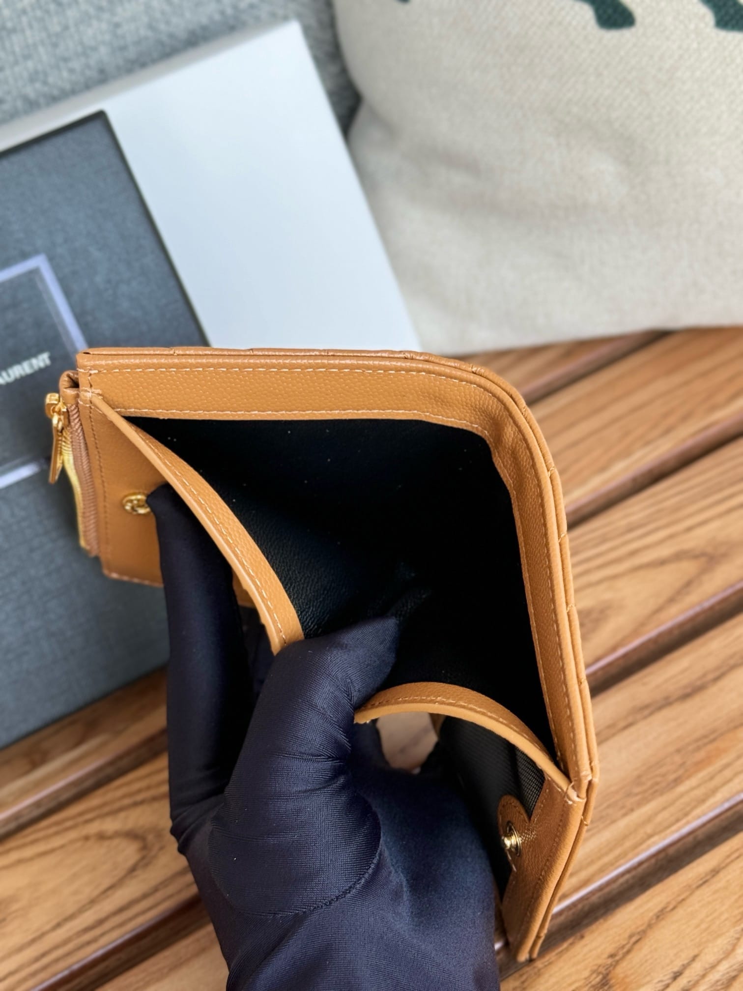 Wallet Saint Laurent 517045.3