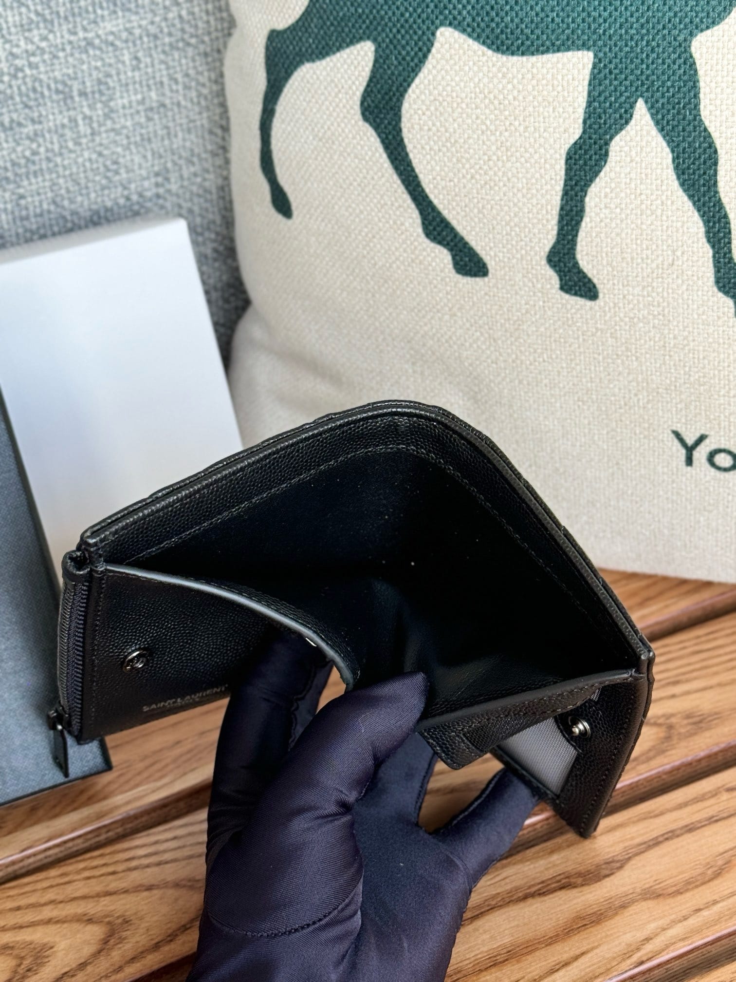 Wallet Saint Laurent 517045.11