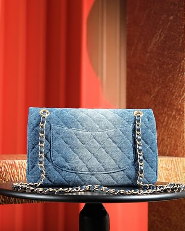 Classic 11.12 handbag Chanel A01112
