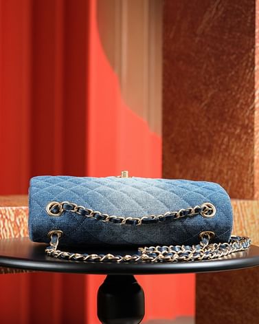 Classic 11.12 handbag Chanel A01112