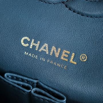 Classic 11.12 handbag Chanel A01112