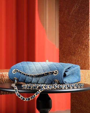 Classic 11.12 handbag Chanel A01112