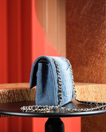 Classic 11.12 handbag Chanel A01112